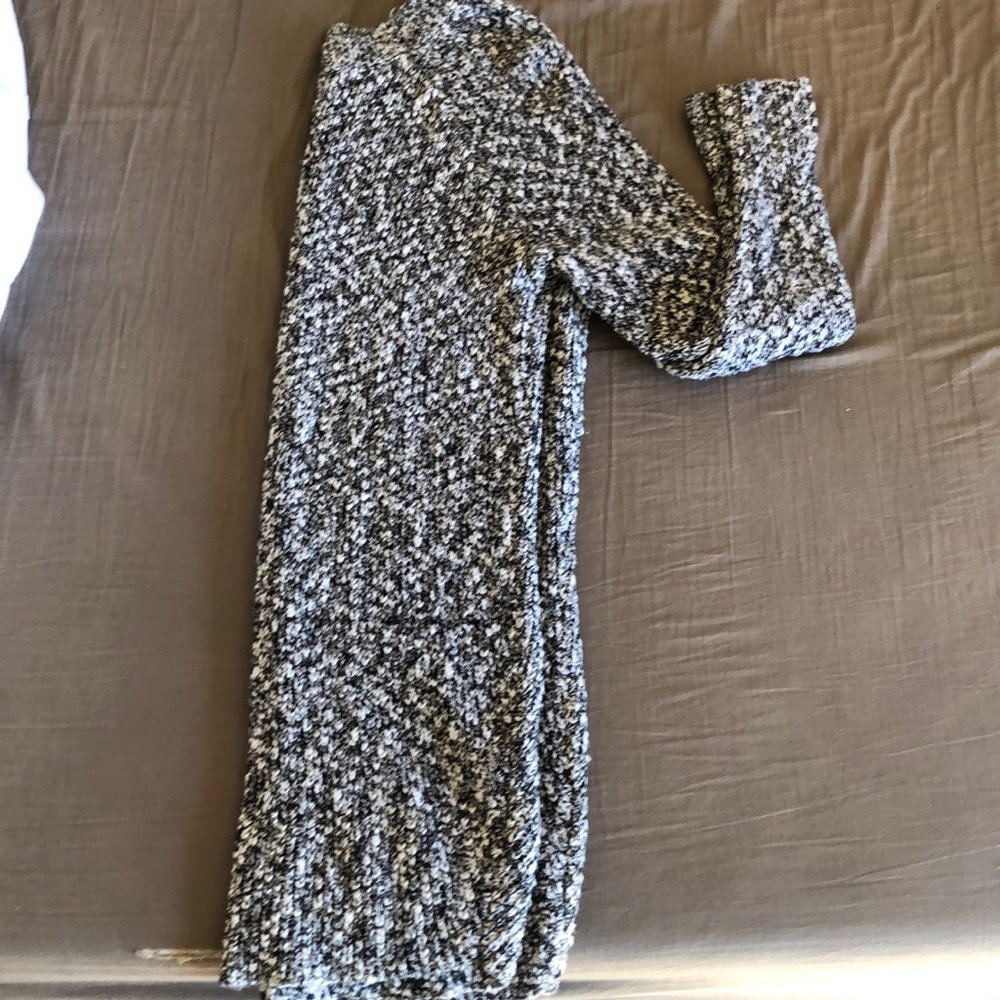 ⚠️PRICE DROP⚠️American Eagle Sweater